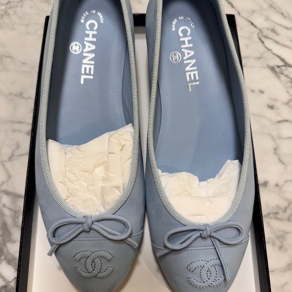Brand New Never Worn Chanel Light Blue Suede Ballet Flats 39.5